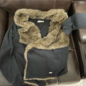 Hollister cropped jacket with fur Size : Medium